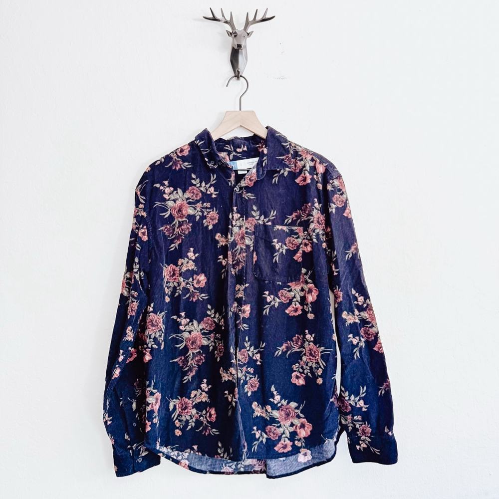 Old Navy Men's Navy Pink Floral Corduroy Casual Button Down Shirt Size Large